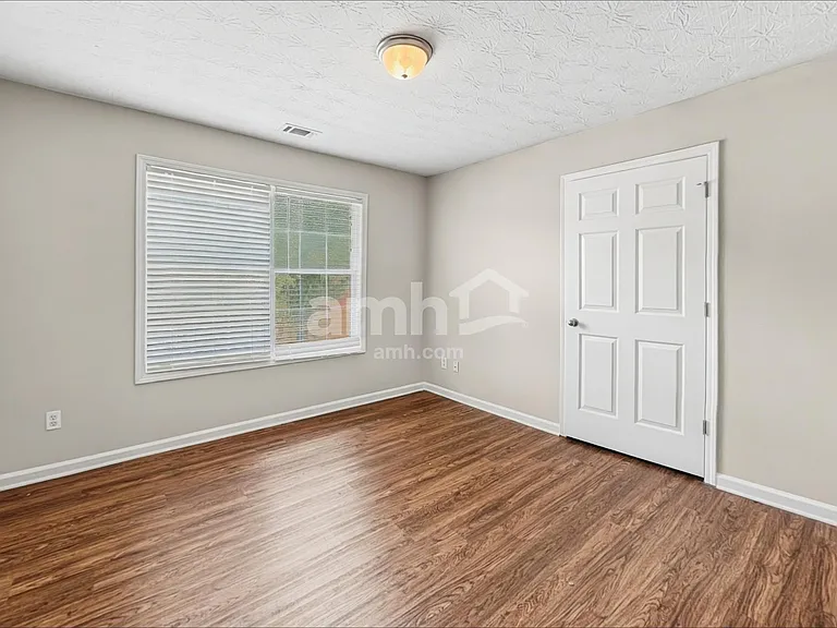 1558 Great Shoals Cir — Photo 15