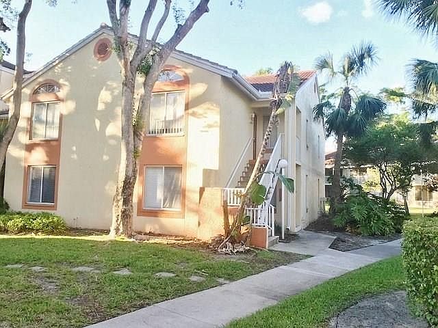 2nd image of 994 Coral Club Dr #994