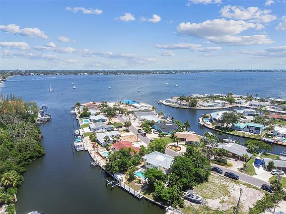 5th image of 10104 Sandpiper Rd E