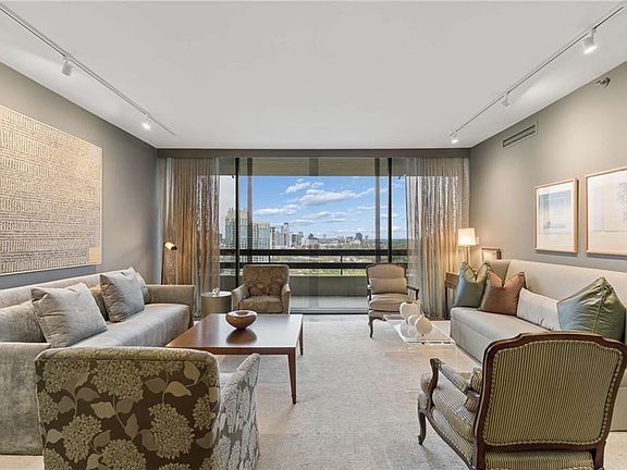 4th image of 2660 Peachtree Rd NW APT 28F