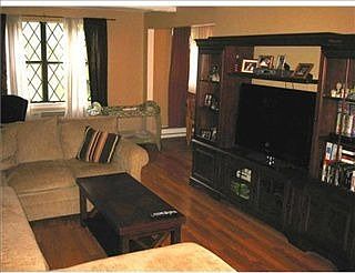 2nd image of 537 Sierra Vista Ln