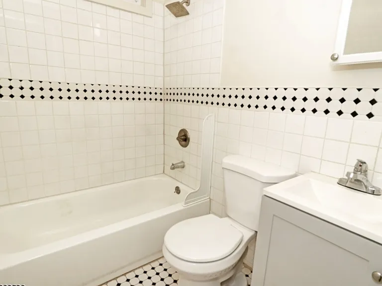 256 S Clinton St #2 — Photo 8
