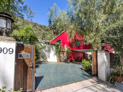 1909 Benedict Canyon Dr, Beverly Hills, CA, 90210