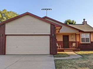 715 Laramie Cir, Maize, KS 67101