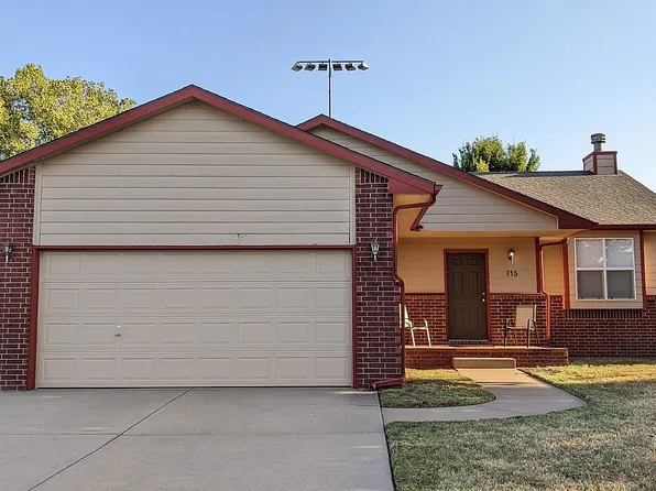 715 Laramie Cir, Maize, KS 67101