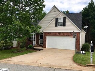 331 Riverside Chase Cir, Greer, SC 29650