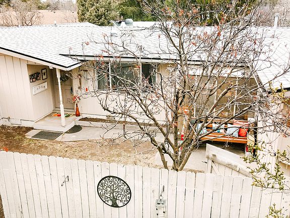 3rd image of 1540 NE Bear Creek Rd