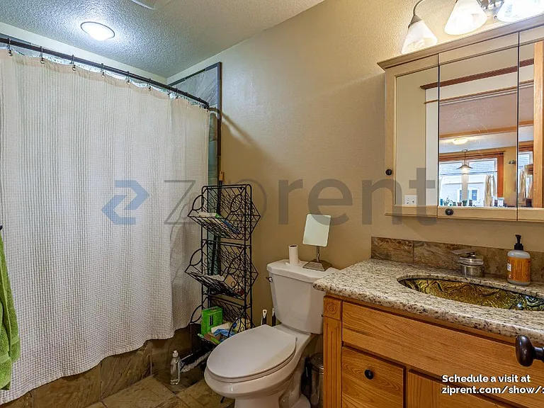 131 SE 30th Pl #A — Photo 5