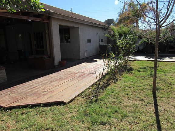 3rd image of 1626 W Donner Dr