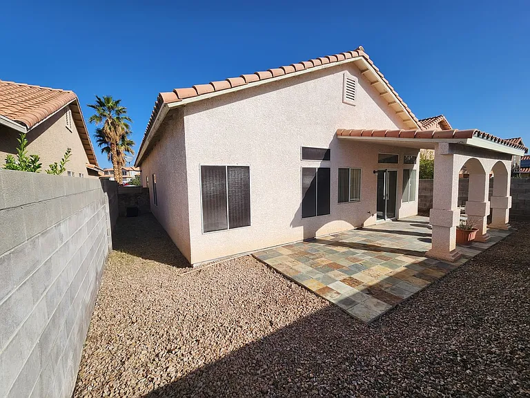 1917 Casa Verde Dr — Photo 2