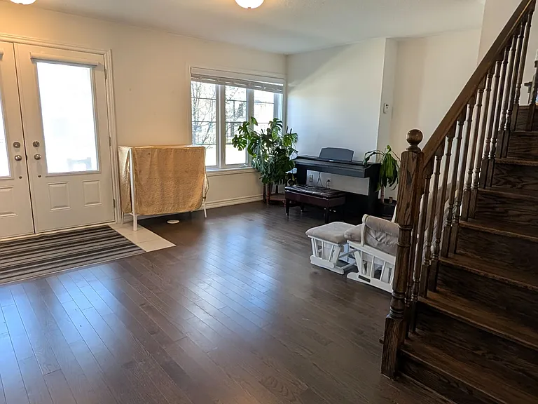 6 Westbury Way — Photo 3
