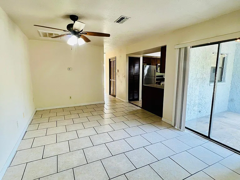 4641 Debbie Ln — Photo 15