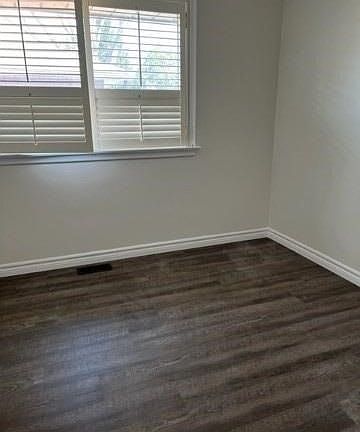 3rd image of 365 Sandhurst Dr