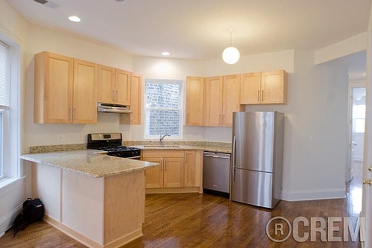 1st image of 3646 N Hermitage Ave #1