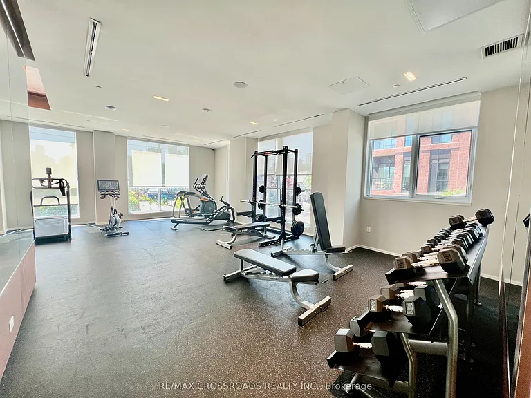 10 Oak St #523 — Photo 27