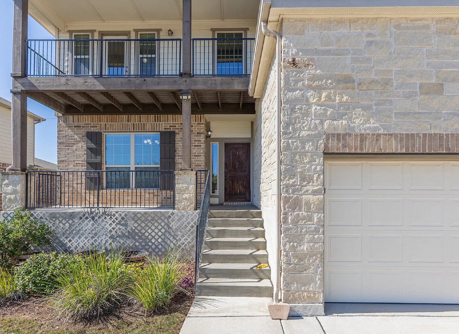 4 bed, 3.5 bath, 2614 sqft, $2,350 — Photo 4