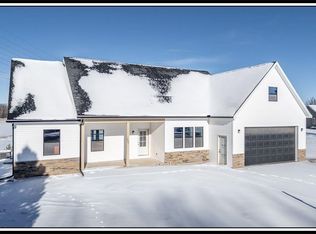 535 Pheasant Dr, New London, WI 54961