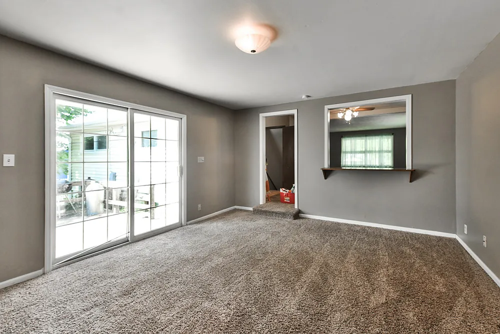3 bed, 2500 sqft, $1,890 — Photo 4