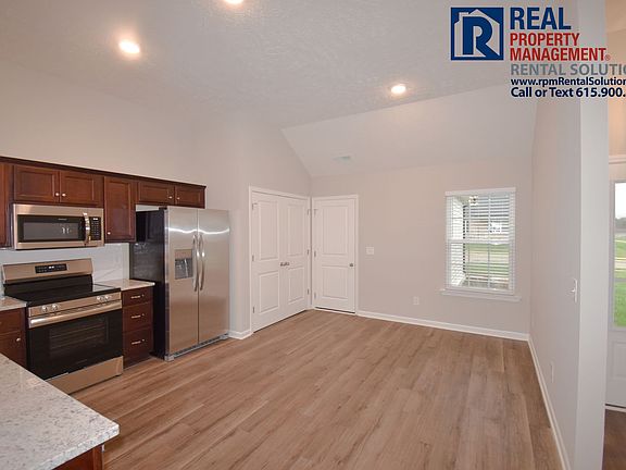 5th image of 222 Meadowbrook Dr