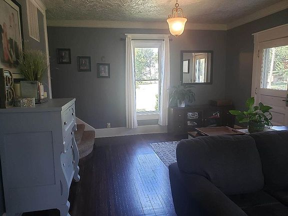 5th image of 503 E 4th St