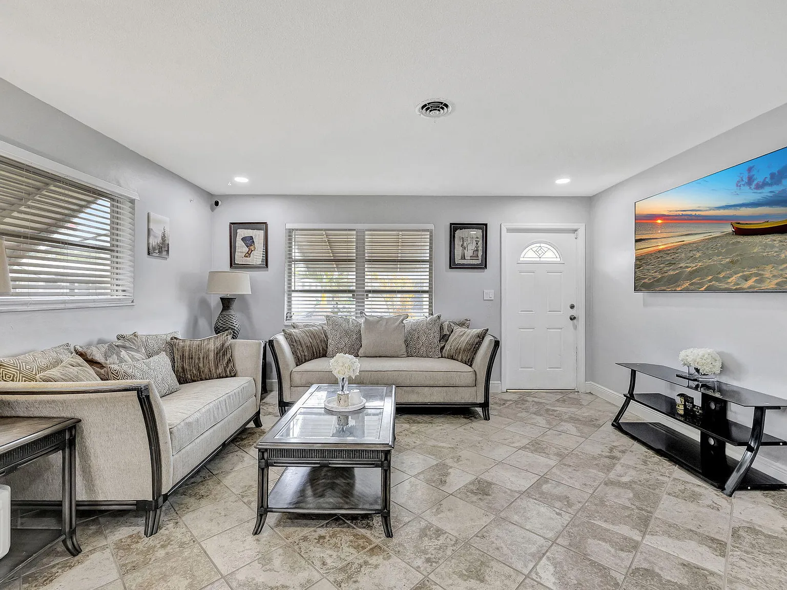 2 bed, 1.0 bath, 1008 sqft, $2,699 — Photo 4