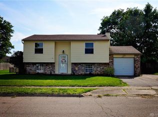 1848 El Camino Dr, Xenia, OH 45385