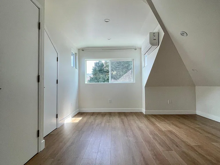 2325 McKinley Ave — Photo 17