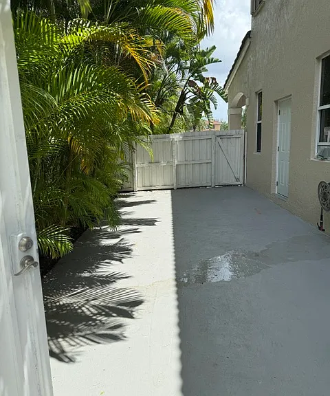 16083 SW 63rd Ter — Photo 2