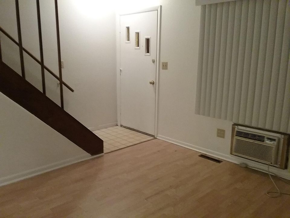 1st image of 3324 Sablewood Dr #3