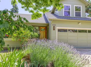 1652 Peachey Rd, Ashland, OR 97520