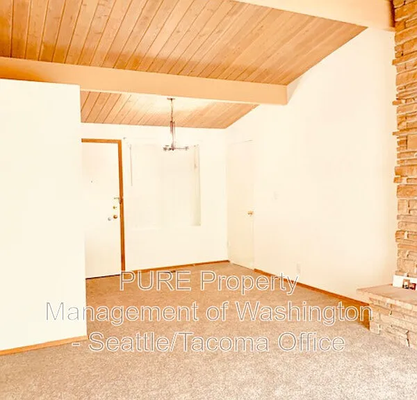 9015 45th Ave SW — Photo 3