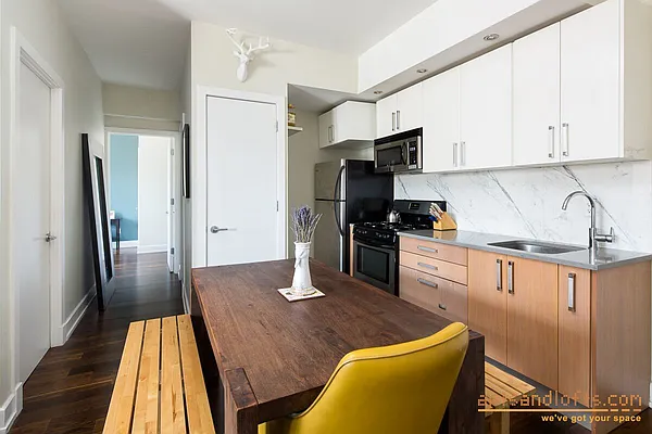 Rented by aptsandlofts.com | media 62