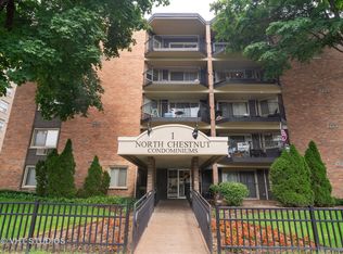 1 N Chestnut Ave APT 5G, Arlington Heights, IL 60005