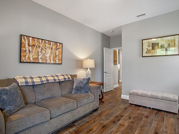 4th image of 6121 N Vine Street