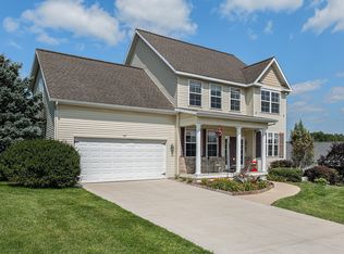 985 River Rock Dr NE, Comstock Park, MI 49321