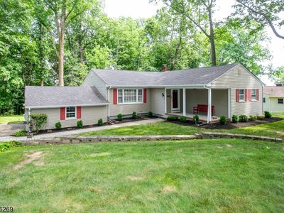 5 Northview Dr, Morris Plains, NJ, 07950