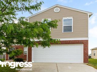 924 Bentgrass Dr, Greenwood, IN 46143