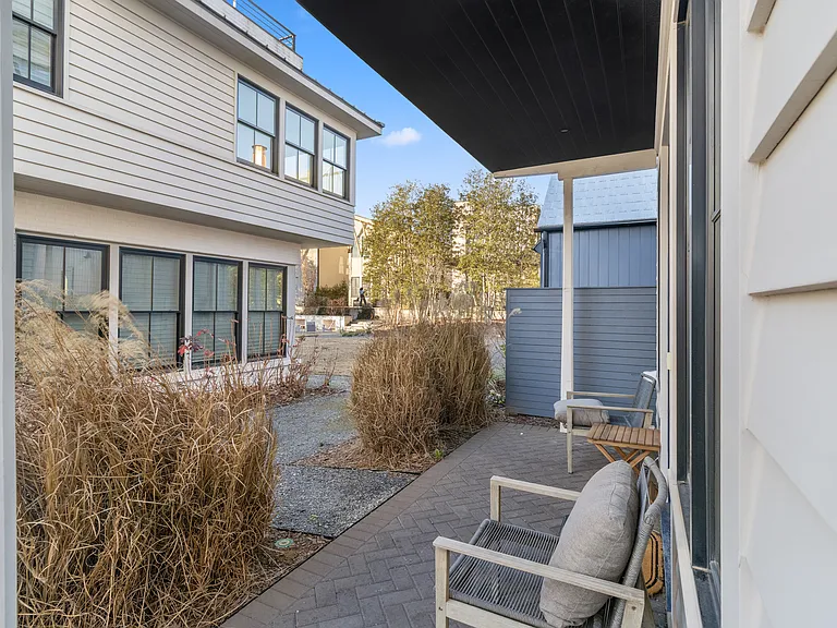 177 Ravenhurst Ln — Photo 26