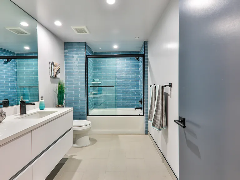 900 N Wilcox Ave #105 — Photo 24