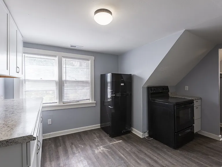 1147 Park Ave — Photo 28