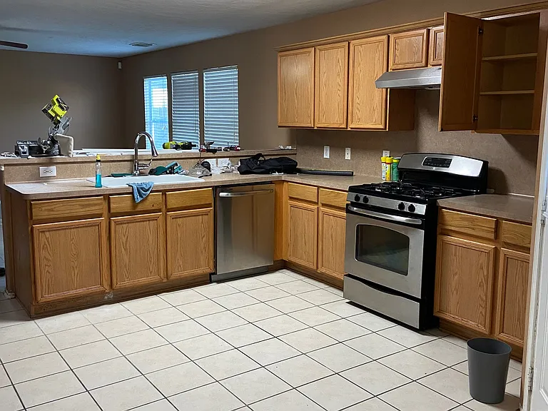 Kitchen upgraded with new Appliances