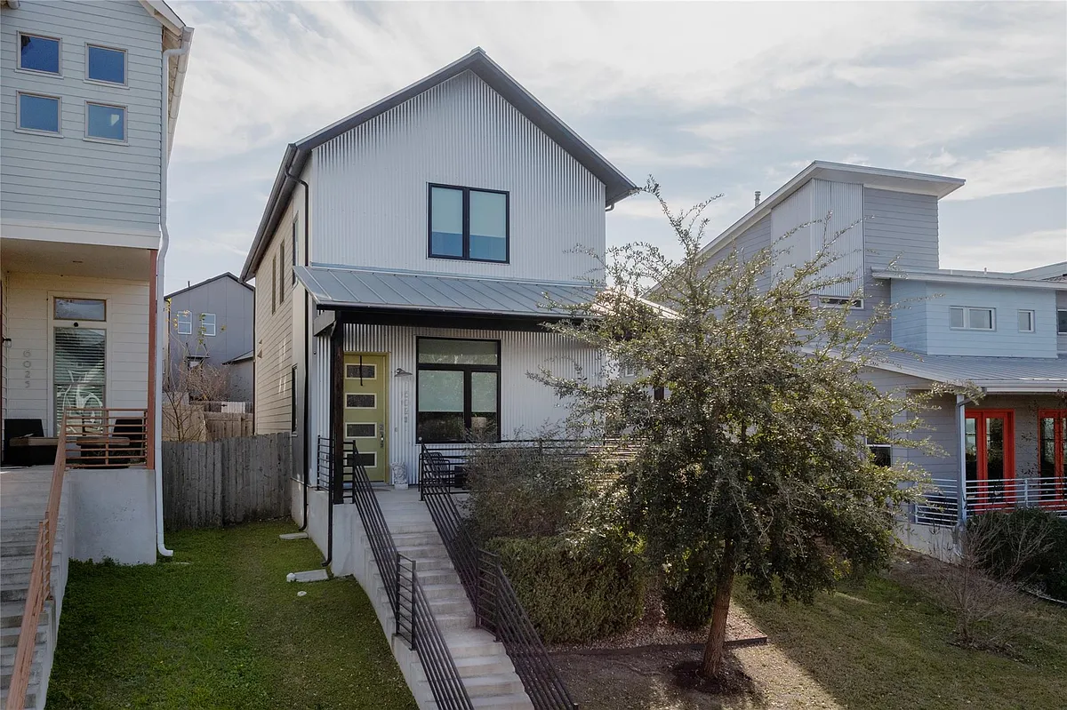 Building Photo - 6021 Seville Dr