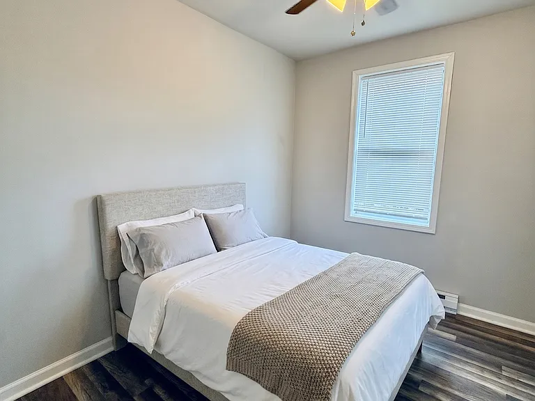 6525 Saybrook Ave — Photo 14