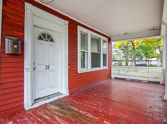 4th image of 38 Morton Pl
