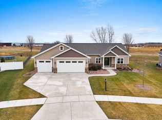 2133 Fox Point Cir, De Pere, WI 54115