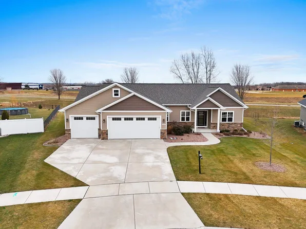 2133 Fox Point Cir, De Pere, WI 54115