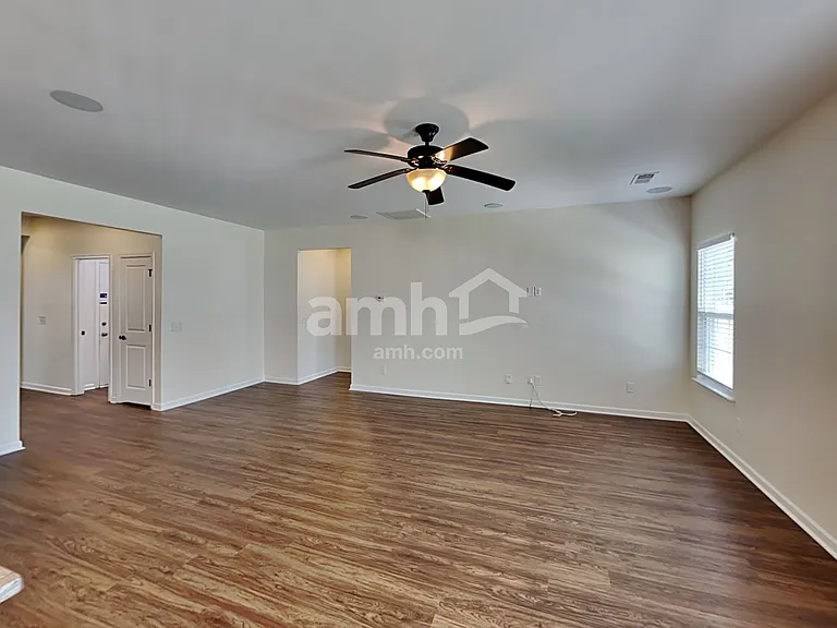 2215 Ambergate Dr — Photo 6