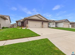 S Richie Dr, Sioux Falls, SD 57106