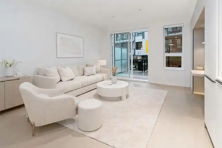 1st image of 125 Albert St #118