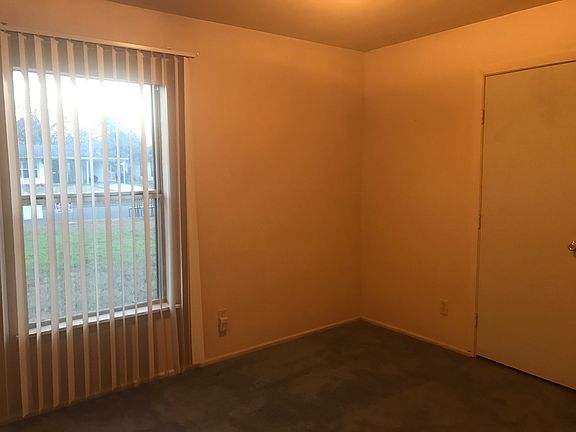 5th image of 211 Leonidas Dr